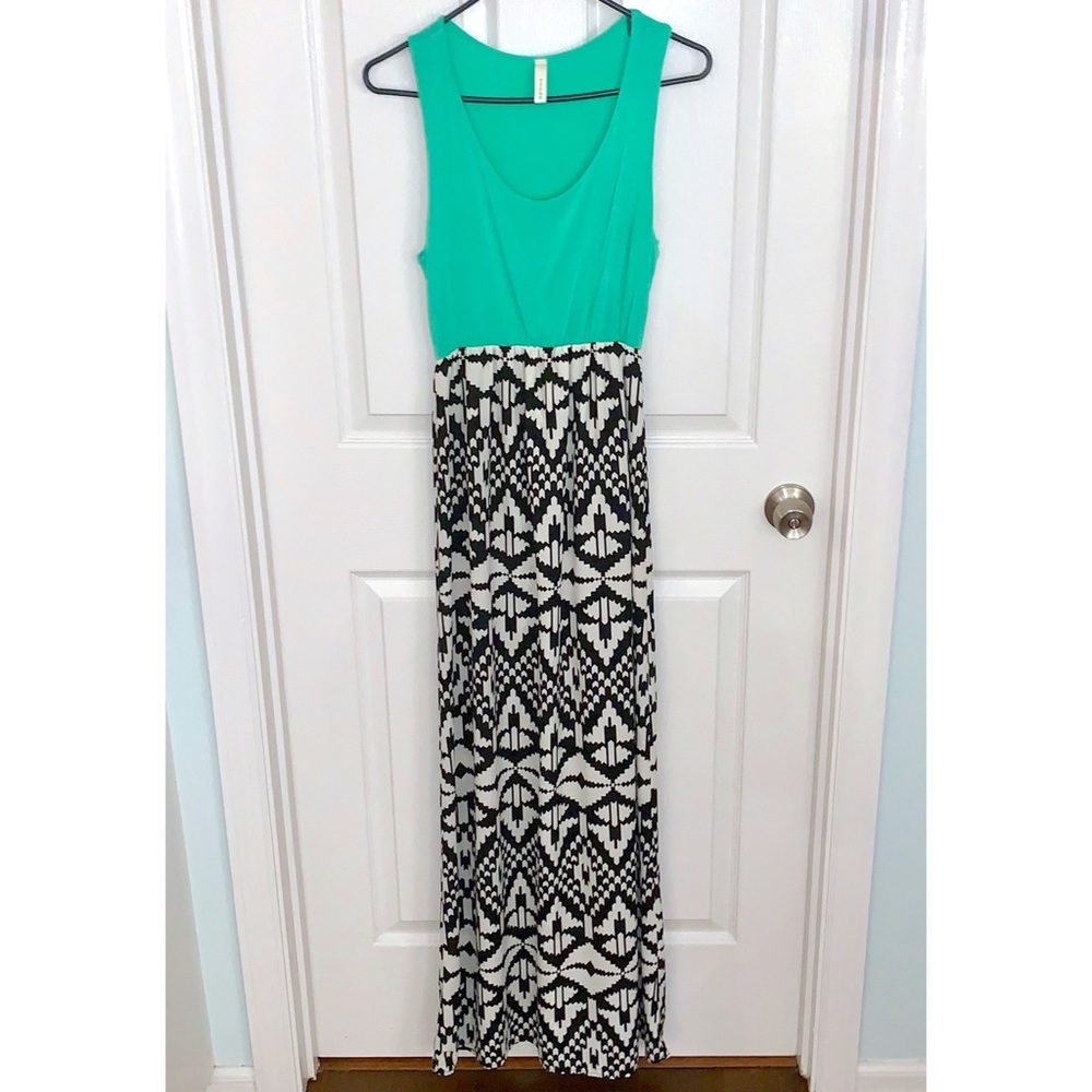 Green + Black Aztec Print Maxi | Size L